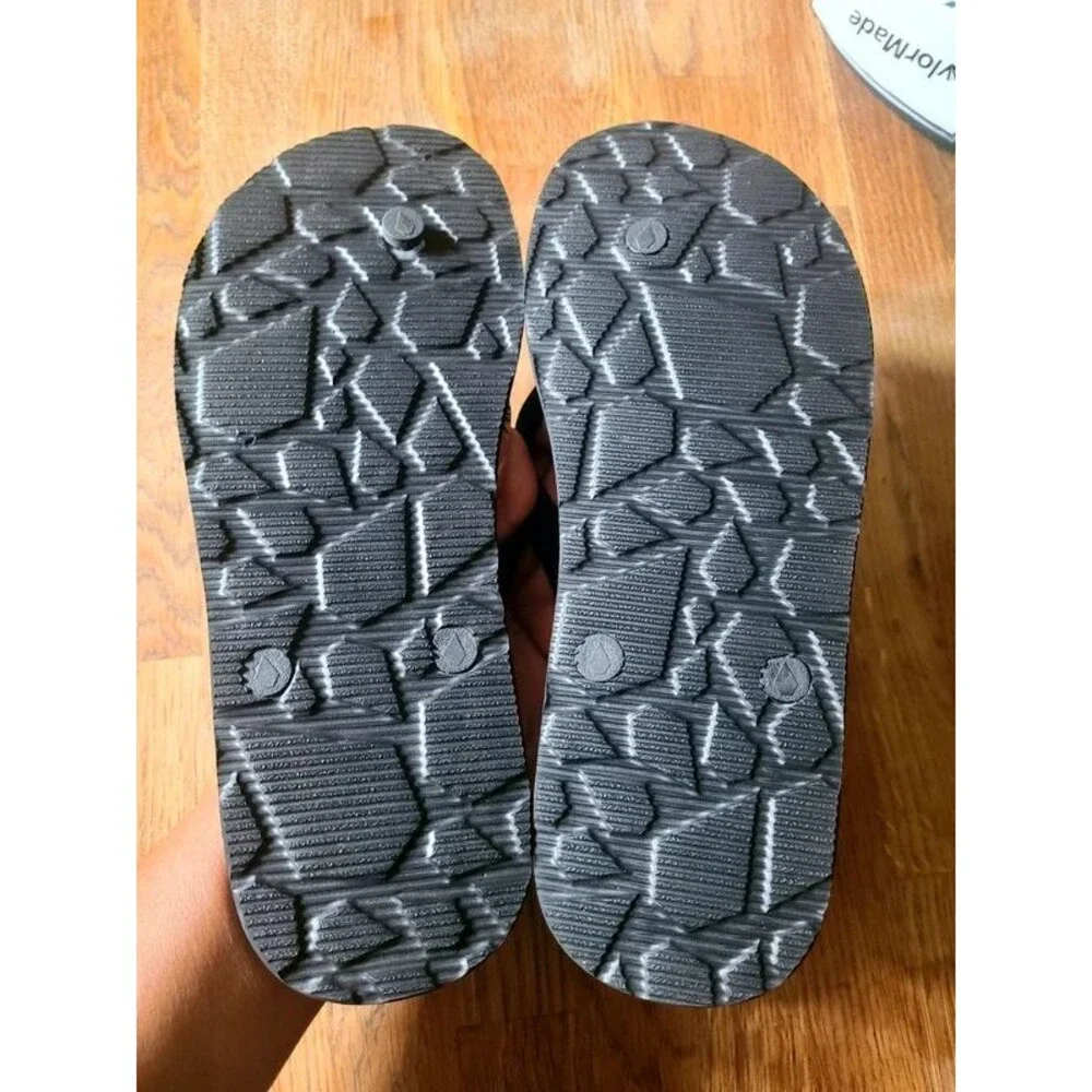 Volcom Classic Black Flip Flops Men's Size 9